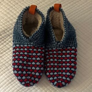 Bombas kids Blue and Red Knit Slippers